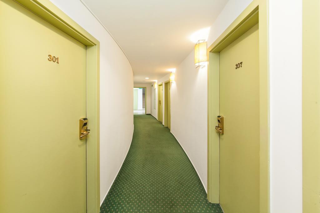 Hotel Vitkov Prag Exterior foto
